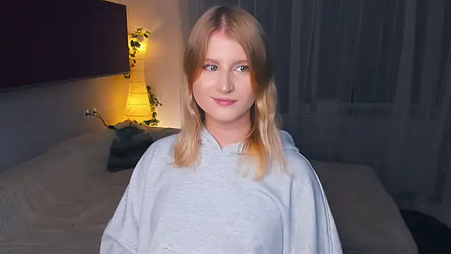 Snapshot of LisaRais chatting on 31, 10, 2025 LisaRais online show from 31, 10, 2025