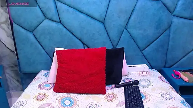 JulietaDiamond online show from 11, 4, 2026