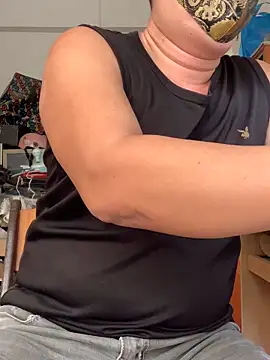 Snapshot of LUOKEKE chatting on 27, 10, 2025 LUOKEKE online show from 27, 10, 2025