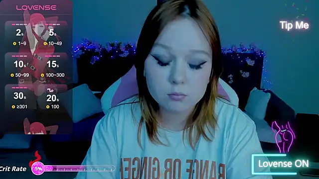 Snapshot of Lovly_Vixen chatting on 10, 11, 2025 Lovly Vixen online show from 10, 11, 2025