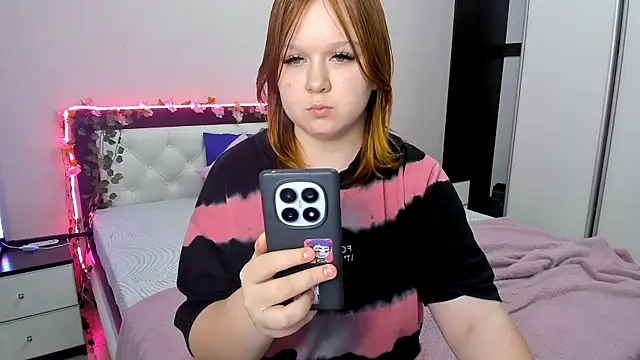 Snapshot of Lovly_Vixen chatting on 22, 11, 2025 Lovly Vixen online show from 22, 11, 2025