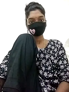 Snapshot of Tushi-10 chatting on 17, 12, 2025 Tushi-10 online show from 17, 12, 2025