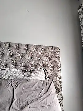 IndianLara online show from 12, 11, 2025