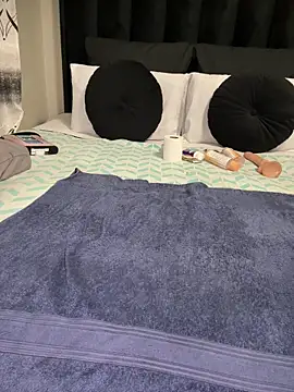 Nicole bash online show from 1, 4, 2026