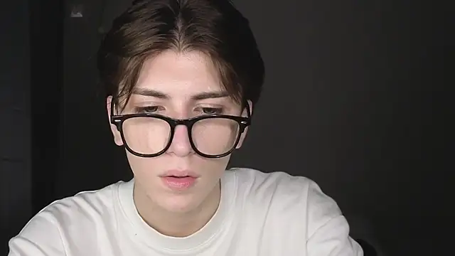 Snapshot of Oliver_star_boy_ chatting on 26, 10, 2025 Oliver star boy  online show from 26, 10, 2025