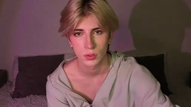 Snapshot of Oliver_star_boy_ chatting on 26, 6, 2026 Oliver star boy online show from 26, 6, 2026