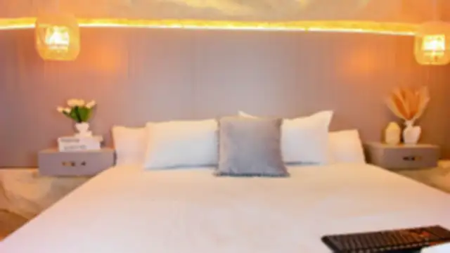 AmyColman  online show from 12, 3, 2026