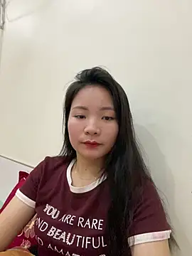 Bee Yellow00 online show from 23, 2, 2026