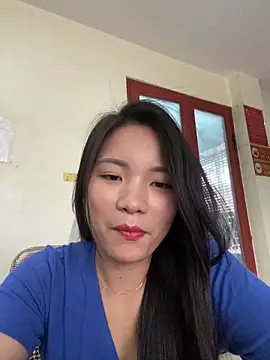 Bee Yellow00 online show from 4, 6, 2026