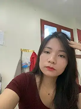 Snapshot of Bee_Yellow00 chatting on 21, 7, 2026 Bee Yellow00 online show from 21, 7, 2026