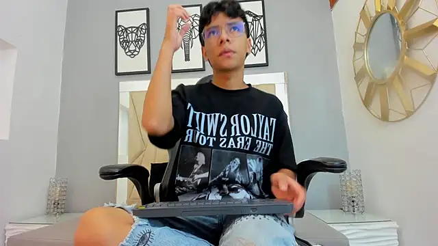 adams bobby online show from 7, 4, 2026