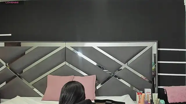 ScarlettParker online show from 21, 11, 2025