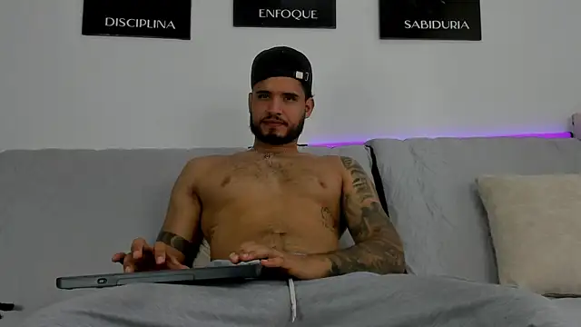 AUSTINN TORRES online show from 23, 6, 2026