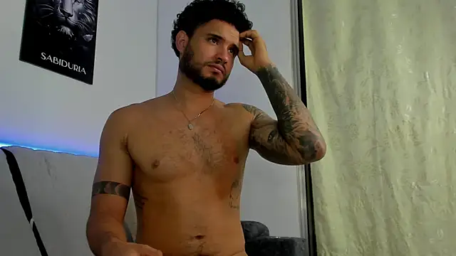 AUSTINN TORRES online show from 25, 6, 2026