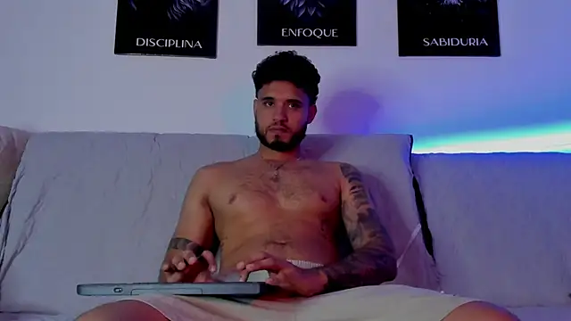 AUSTINN TORRES online show from 7, 7, 2026