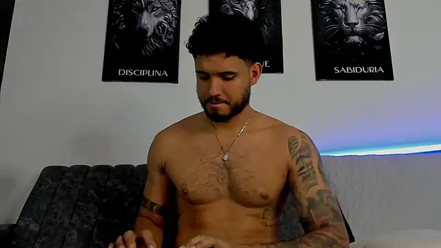 AUSTINN TORRES online show from 17, 7, 2026