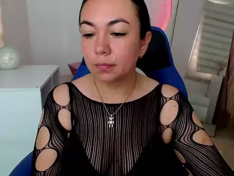 Yadis hot online show from 8, 1, 2026