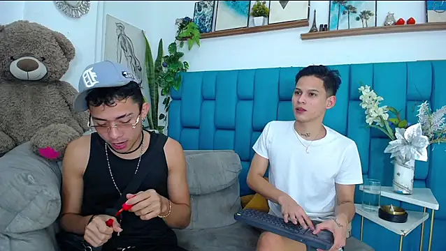 Snapshot of Hot_Boys_Latinos_X chatting on 7, 2, 2026 Hot Boys Latinos X online show from 7, 2, 2026
