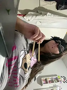 Snapshot of crazzyanne chatting on 18, 12, 2025 crazzyanne online show from 18, 12, 2025