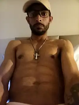 Snapshot of LeandroLima23Cm chatting on 26, 10, 2025 LeandroLima23Cm online show from 26, 10, 2025