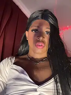 Snapshot of cherxyl_royal chatting on 21, 7, 2026 cherxyl royal online show from 21, 7, 2026