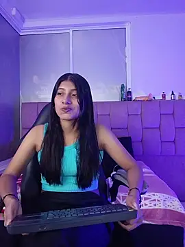 YeseniaRodriguez3 online show from 30, 5, 2026