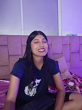 YeseniaRodriguez3 online show from 8, 6, 2026