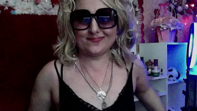 xHot Amazonq online show from 26, 3, 2026