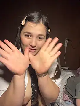 Snapshot of angietubebe chatting on 3, 11, 2025 angietubebe online show from 3, 11, 2025