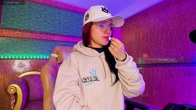 Ale sweety  online show from 3, 12, 2025