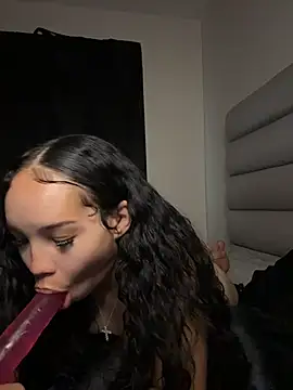 nikkiloveee online show from 17, 1, 2026