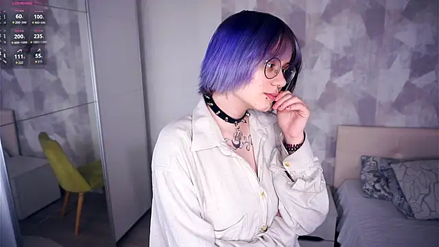 KellePourier online show from 7, 11, 2025