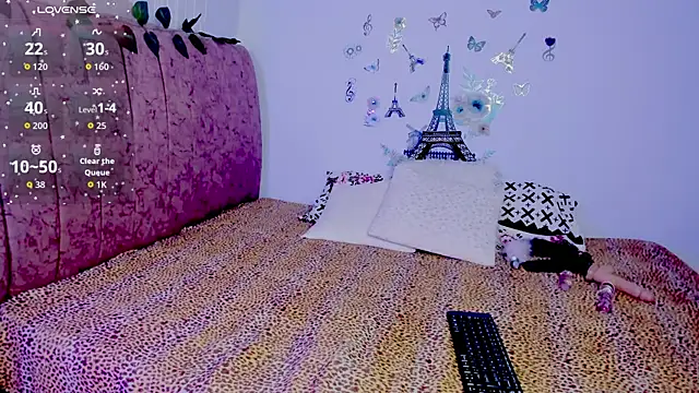 Snapshot of BONNIEFLOREZ chatting on 12, 11, 2025 BONNIEFLOREZ online show from 12, 11, 2025