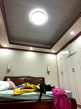 Snapshot of Qt889999 chatting on 7, 11, 2025 Qt889999 online show from 7, 11, 2025