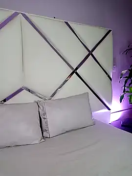 SweetPetiite online show from 6, 11, 2025