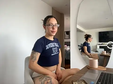 Oceane16  online show from 8, 11, 2025