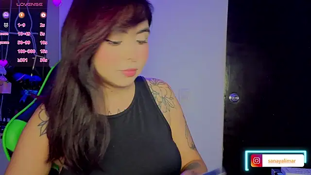 Snapshot of Hinatta-Tatto1 chatting on 4, 11, 2025 Hinatta-Tatto1 online show from 4, 11, 2025