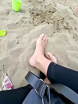 Piediniecollant online show from 12, 4, 2026