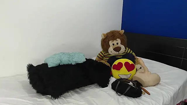 EmmilyConnor online show from 17, 4, 2026