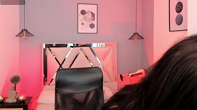 mia jagger online show from 22, 4, 2026