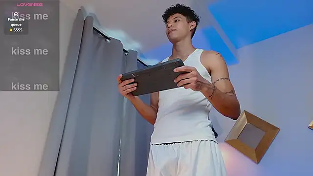 KamiSuarez online show from 5, 2, 2026