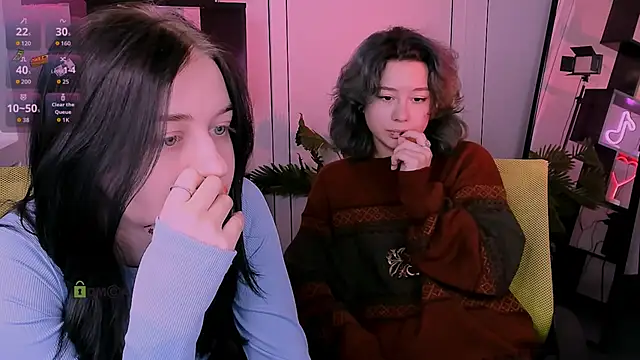 Snapshot of karolina_vendi chatting on 6, 11, 2025 karolina vendi online show from 6, 11, 2025