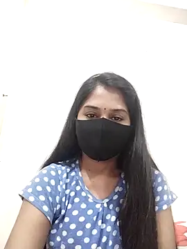 Green LaDY66 online show from 22, 11, 2025