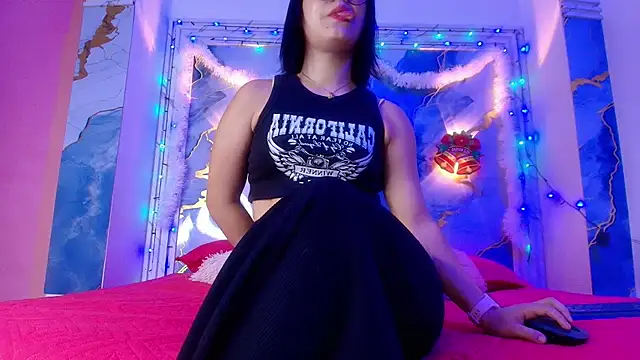 Girls from medellin online show from 5, 12, 2025