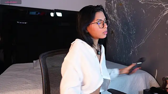 LilithLuxorr online show from 24, 11, 2025