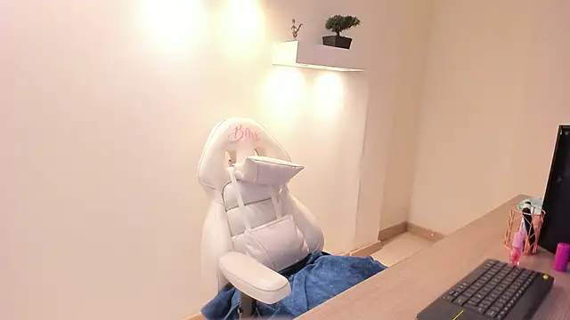 Julietta01 online show from 14, 12, 2025