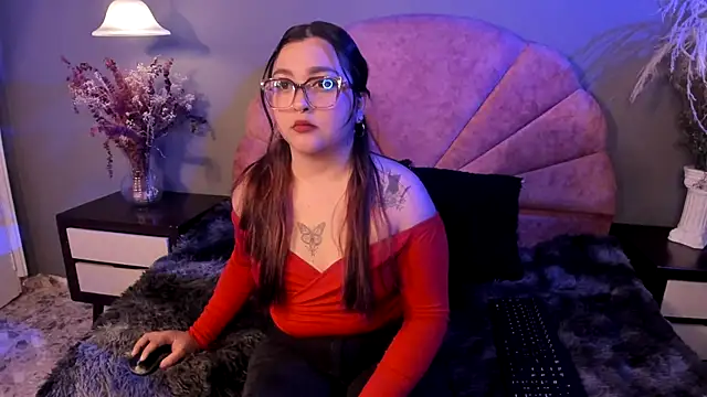 Snapshot of CrystalMay_ chatting on 5, 11, 2025 CrystalMay online show from 5, 11, 2025