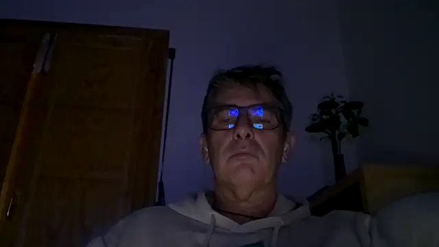 miangelpt online show from 28, 10, 2025