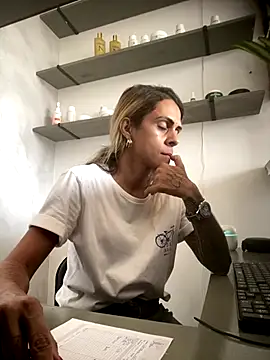 Snapshot of sabrinaneves chatting on 22, 12, 2025 sabrinaneves online show from 22, 12, 2025