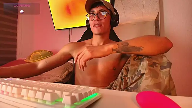 Emilio Rhys online show from 21, 11, 2025